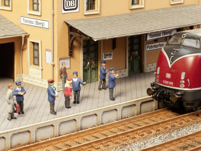 Noch Auf dem Bahnsteig mit Sound (12900) Modelleisenbahn-Zubehör