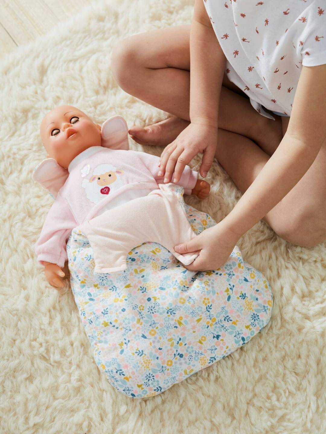 Puppen Vertbaudet Puppen-Schlafsack aus Baumwoll-Musselin geblümt